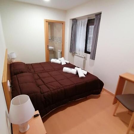 hospedaxe Casa Avelina Palas de Rei Quarto foto